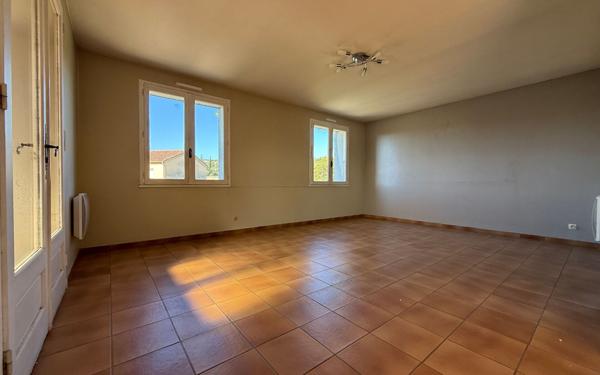 Maison à vendre    3 pièces •  Saint-Étienne-de-Fontbellon