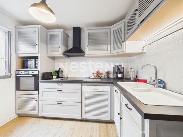 A vendre à Aurillac, quartier Cap Blanc, duplex de type 4 d'une surface de 74 m² avec balcons, garage et cave.