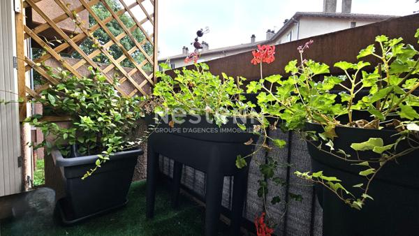 A vendre à Aurillac, quartier Cap Blanc, duplex de type 4 d'une surface de 74 m² avec balcons, garage et cave.