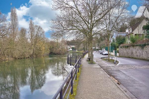 Terrain à bâtir 239,18 m²  Face Marne