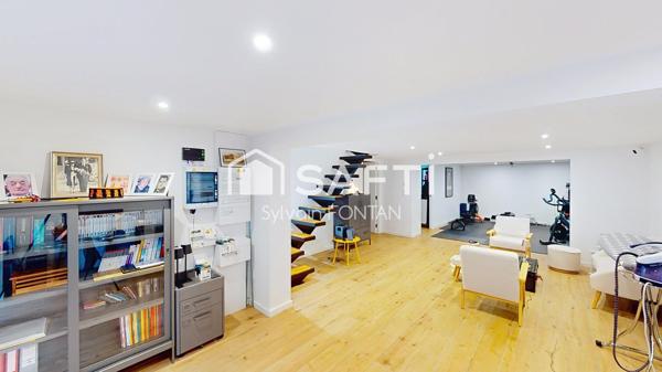 SPLENDIDE MAISON CONTEMPORAINE A DEUX PAS DE LA FRONTIERE SUISSE