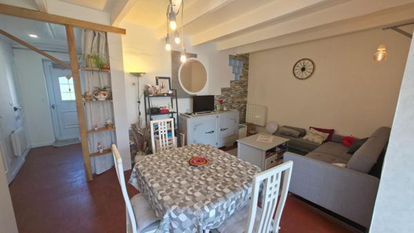 Maison 2 chambres avec vie de plain-pied, jardin, entièrement rénovée à Montoir de Bretagne.