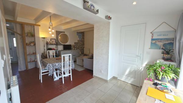 Maison 2 chambres avec vie de plain-pied, jardin, entièrement rénovée à Montoir de Bretagne.