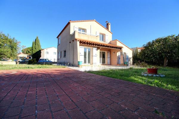 À VENDRE VILLA DE TYPE F5 DE 117 M² SUR TERRAIN DE 750 M² PISCINABLE