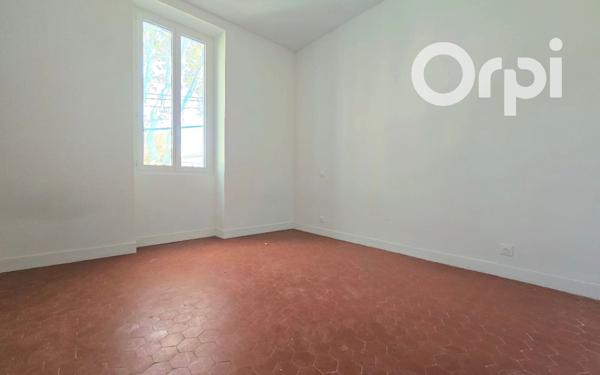 Maison à vendre    4 pièces • 109,72 m2 Saint-Martin-de-Crau