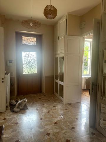 ELEGANTE PROPRIETE AVEC PISCINE, GÎTE INDÉPENDANT ET ESPACE PROFESSIONNEL – POUILLY-EN-AUXOIS CENTRE