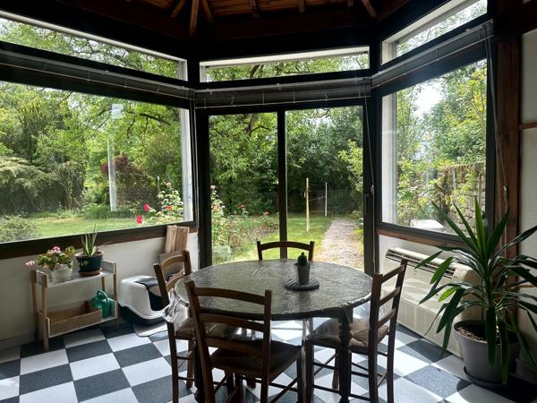 ELEGANTE PROPRIETE AVEC PISCINE, GÎTE INDÉPENDANT ET ESPACE PROFESSIONNEL – POUILLY-EN-AUXOIS CENTRE