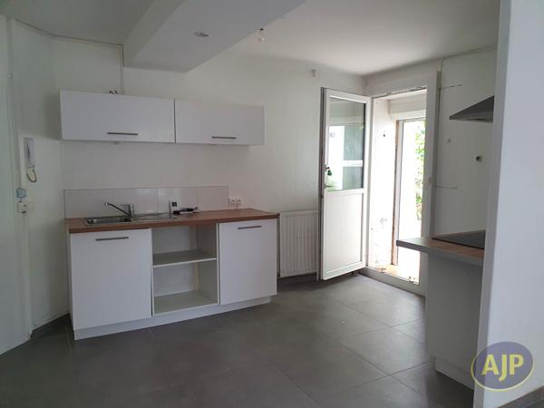 Carquefou : 915 € - AJP Immobilier Carquefou