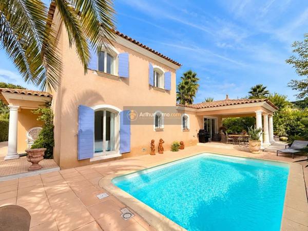 Vente                                                      Villa
                        
                     5 pièces                      122 m2                     à Sainte-Maxime