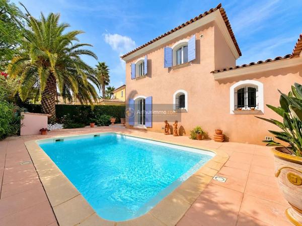 Vente                                                      Villa
                        
                     5 pièces                      122 m2                     à Sainte-Maxime