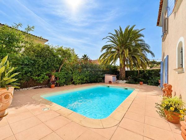 Vente                                                      Villa
                        
                     5 pièces                      122 m2                     à Sainte-Maxime