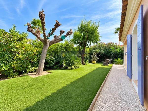 Vente                                                      Villa
                        
                     5 pièces                      122 m2                     à Sainte-Maxime