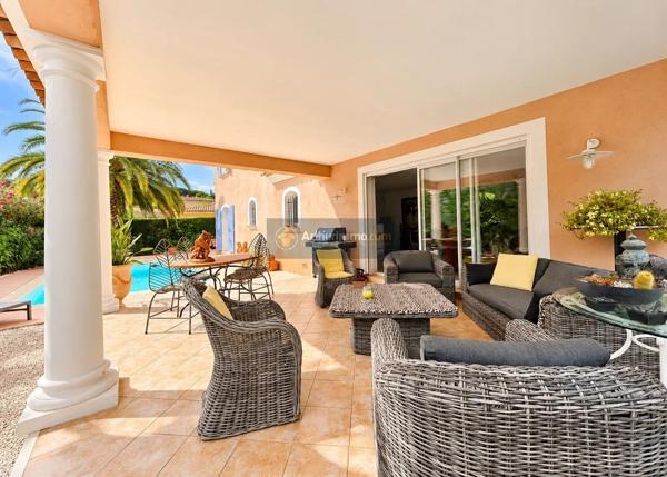 Vente                                                      Villa
                        
                     5 pièces                      122 m2                     à Sainte-Maxime