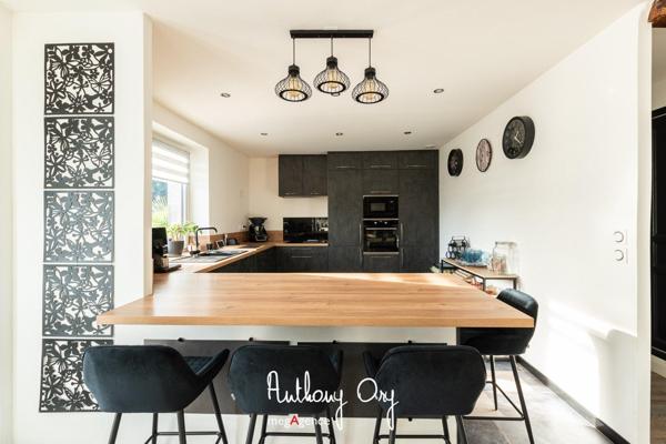 Maison à VIRE NORMANDIE, 14500 - 9 pièces 258m²