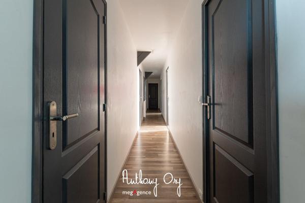 Maison à VIRE NORMANDIE, 14500 - 9 pièces 258m²