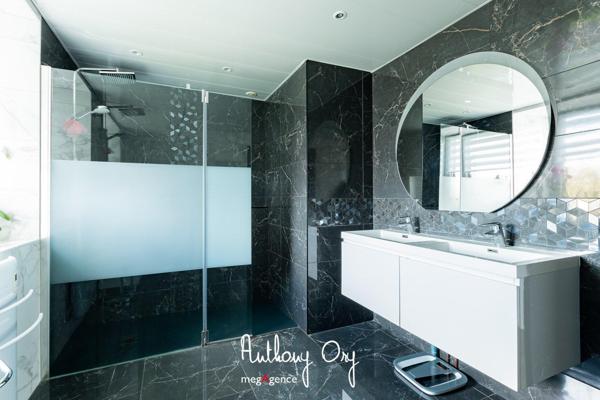 Maison à VIRE NORMANDIE, 14500 - 9 pièces 258m²