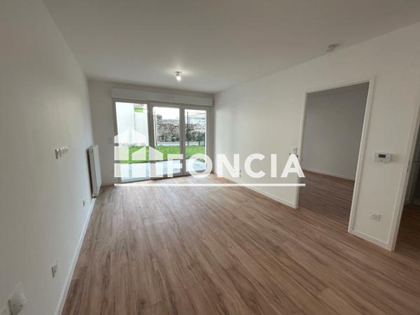 Location Appartement 2 pièces 37.6 m² - RESIDENCE PATIO HERMINE La Roche S/ Yon 85000
