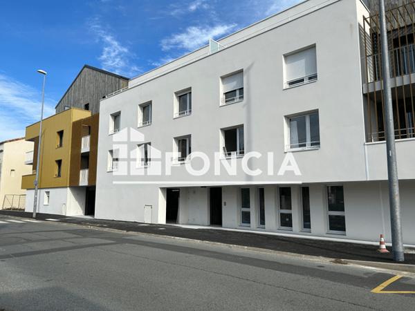 Location Appartement 2 pièces 37.6 m² - RESIDENCE PATIO HERMINE La Roche S/ Yon 85000