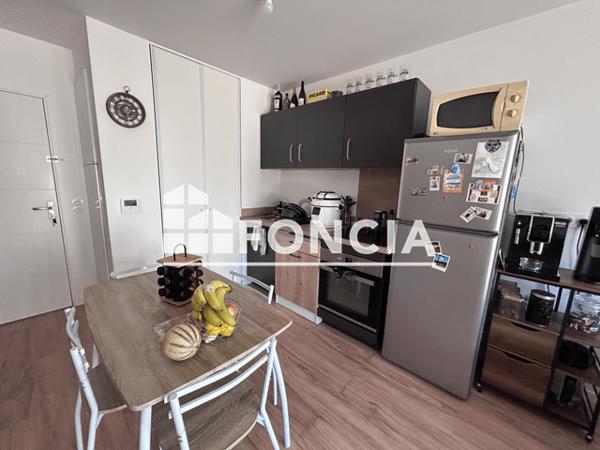 Location Appartement 2 pièces 37.6 m² - RESIDENCE PATIO HERMINE La Roche S/ Yon 85000