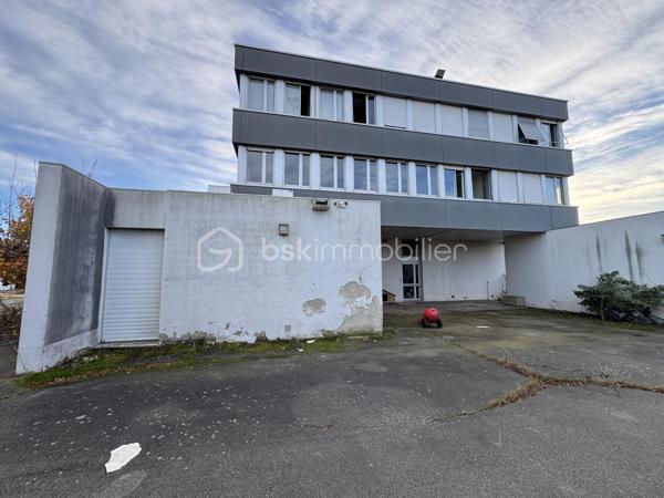 Immeuble de 1 441 m²
