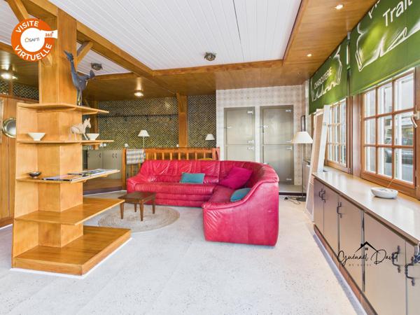 APPARTEMENT AVEC COUR EN PLEIN CŒUR DU CENTRE HISTORIQUE