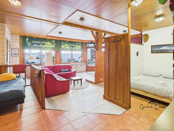 APPARTEMENT AVEC COUR EN PLEIN CŒUR DU CENTRE HISTORIQUE