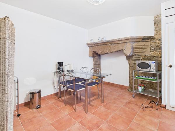 APPARTEMENT AVEC COUR EN PLEIN CŒUR DU CENTRE HISTORIQUE