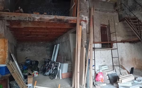 Maison à vendre    2 pièces • 75 m2 La Tour-d'Aigues