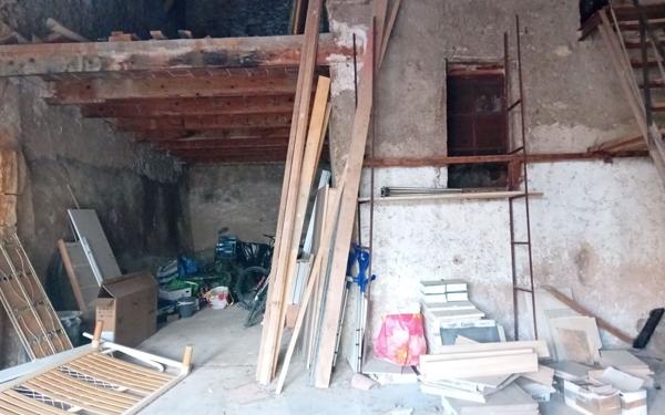 Maison à vendre    2 pièces • 75 m2 La Tour-d'Aigues