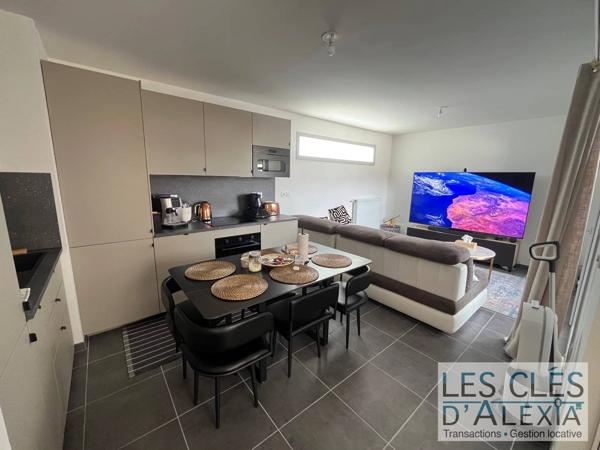 Appartement T3 Duplex récent avec loggia et garage – Feyzin