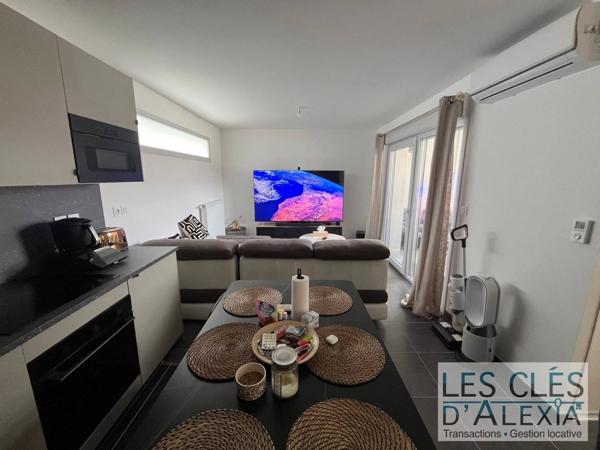 Appartement T3 Duplex récent avec loggia et garage – Feyzin