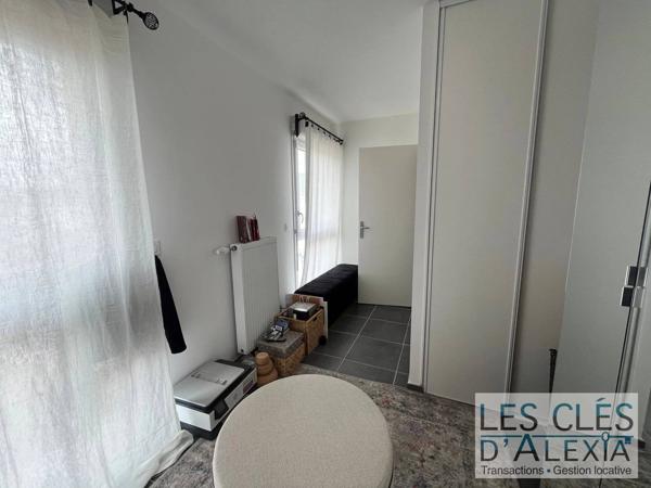 Appartement T3 Duplex récent avec loggia et garage – Feyzin