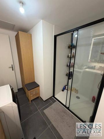 Appartement T3 Duplex récent avec loggia et garage – Feyzin
