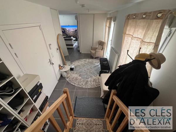 Appartement T3 Duplex récent avec loggia et garage – Feyzin