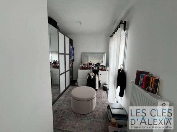 Appartement T3 Duplex récent avec loggia et garage – Feyzin