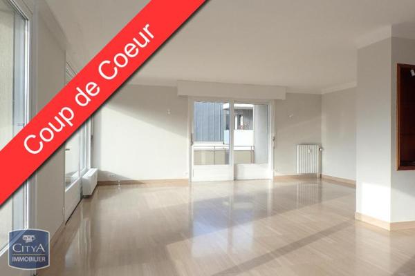 Appartement à louer 6 pièces 155.78m²