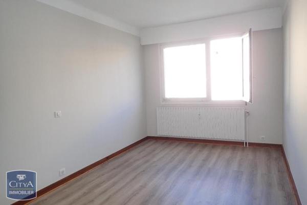 Appartement à louer 6 pièces 155.78m²