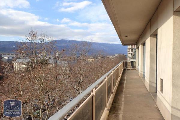 Appartement à louer 6 pièces 155.78m²