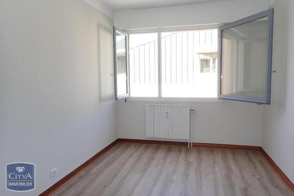 Appartement à louer 6 pièces 155.78m²