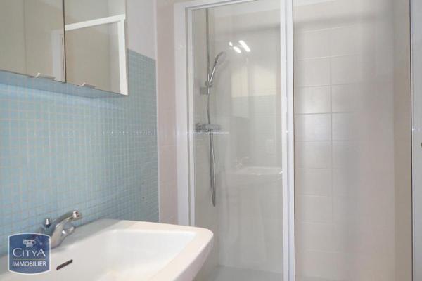 Appartement à louer 6 pièces 155.78m²