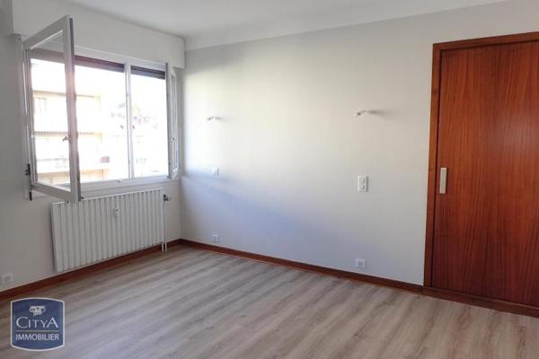 Appartement à louer 6 pièces 155.78m²