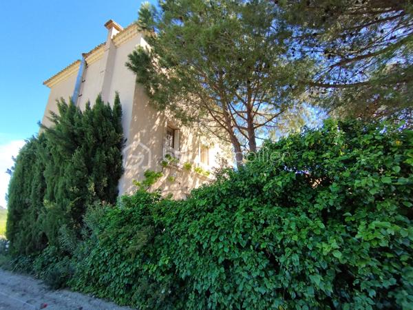 Maison ancienne de 379 m²