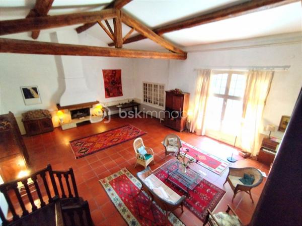 Maison ancienne de 379 m²