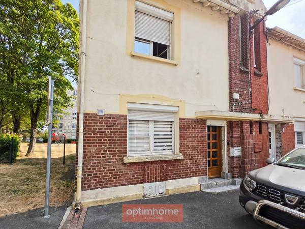 MAISON DE VILLE DE 146 M² – 4 CHAMBRES – BUREAU – COUR ET JARDIN