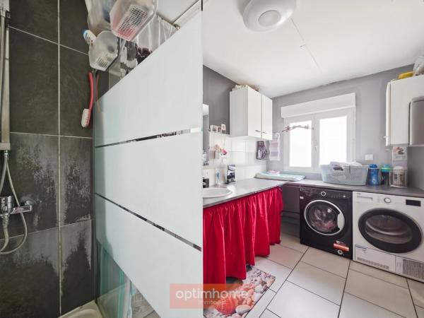 MAISON DE VILLE DE 146 M² – 4 CHAMBRES – BUREAU – COUR ET JARDIN