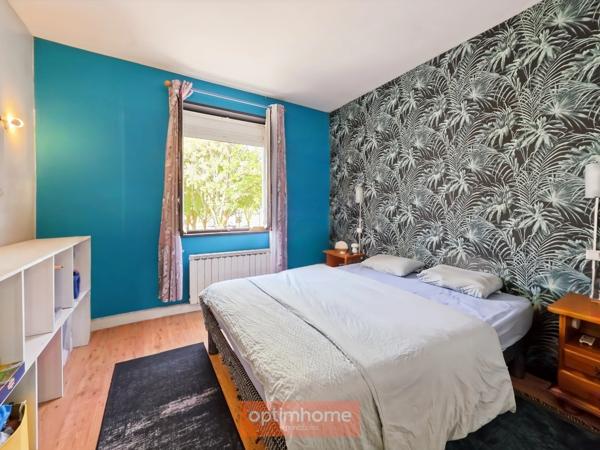 MAISON DE VILLE DE 146 M² – 4 CHAMBRES – BUREAU – COUR ET JARDIN