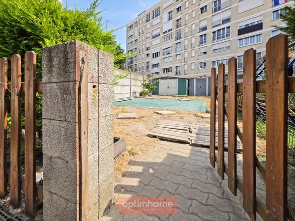 MAISON DE VILLE DE 146 M² – 4 CHAMBRES – BUREAU – COUR ET JARDIN