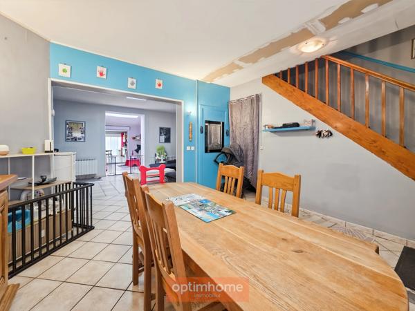 MAISON DE VILLE DE 146 M² – 4 CHAMBRES – BUREAU – COUR ET JARDIN