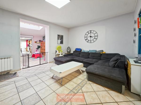 MAISON DE VILLE DE 146 M² – 4 CHAMBRES – BUREAU – COUR ET JARDIN