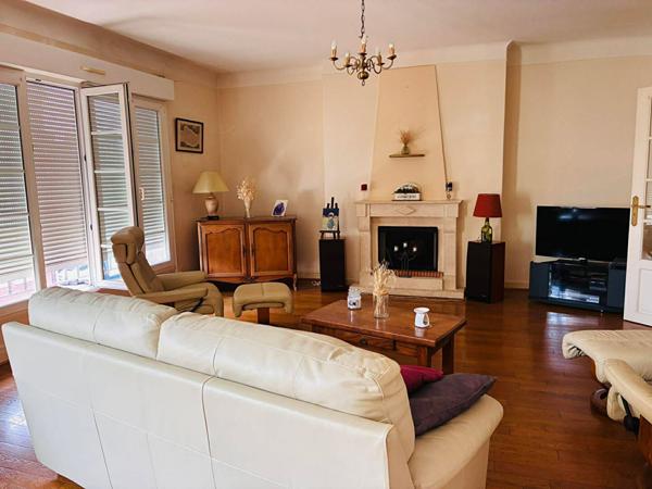 Appartement spacieux 3 chambres.146m²